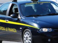 Ambulante da dieci anni non paga le tasse, licenza sospesa